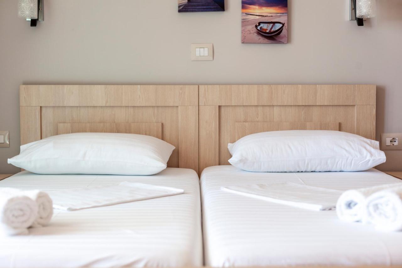 Toni Retzo Rooms Himarë Dış mekan fotoğraf