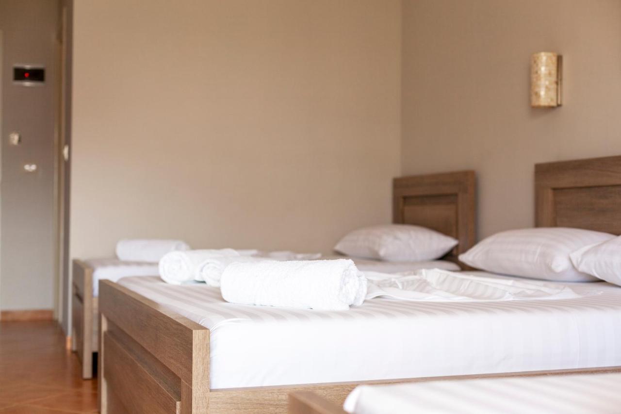 Toni Retzo Rooms Himarë Dış mekan fotoğraf