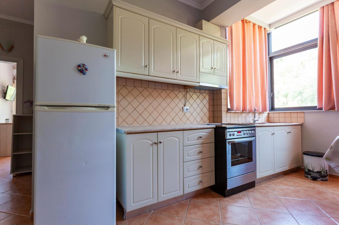 Toni Retzo Rooms Himarë Dış mekan fotoğraf