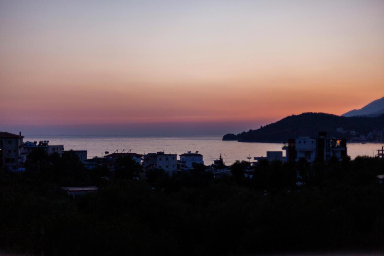 Toni Retzo Rooms Himarë Dış mekan fotoğraf