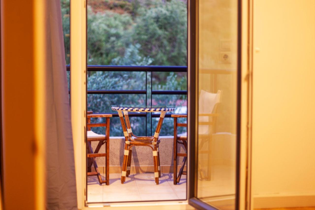 Toni Retzo Rooms Himarë Dış mekan fotoğraf