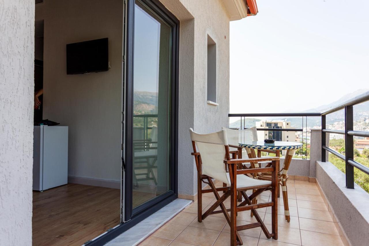 Toni Retzo Rooms Himarë Dış mekan fotoğraf